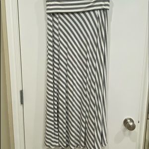 Gap gray striped long knit skirt. Size medium
